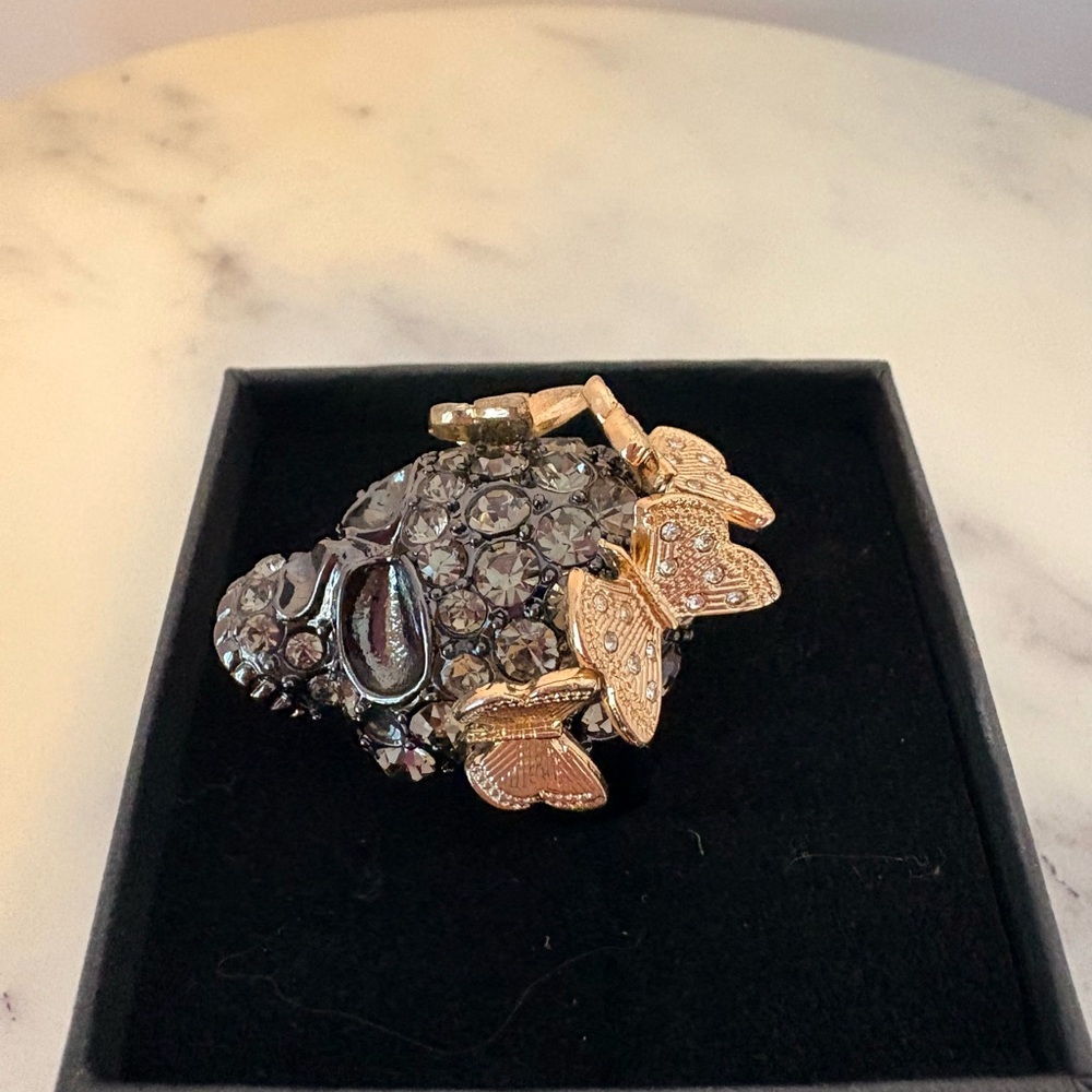 Unique Skull Statement Ring w/ Gold Butterflies, Size 8 - Picture 4 of 16